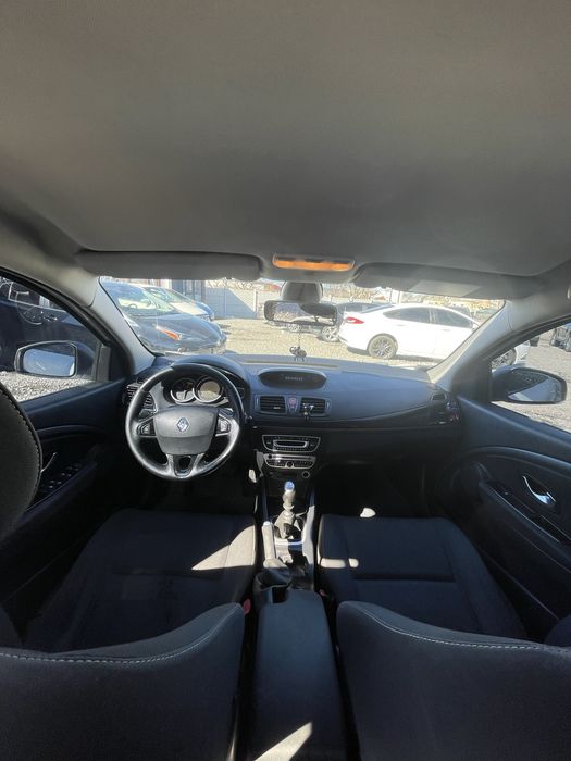 Renault Megane не фарбований