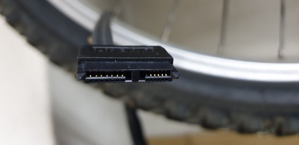 Internal SATA Cable (Never Used)64751082642817124