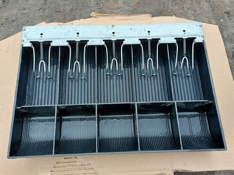 Кассовые лотки для денег. Денежные ящики. Скрині грошові.: 800 грн ...