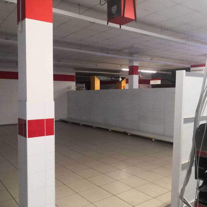 Київ, вул. Голего, 7, приміщення в ТЦ 150 кв.м. 1й поверх