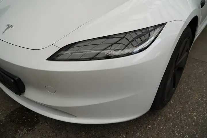Tesla model 3 2024