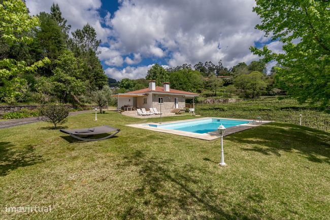 Moradia T3 à venda em Amares