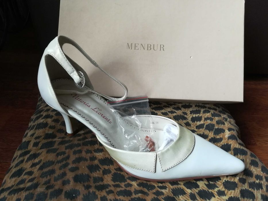 Buty/Pantofle ślubne r. 38 ecru