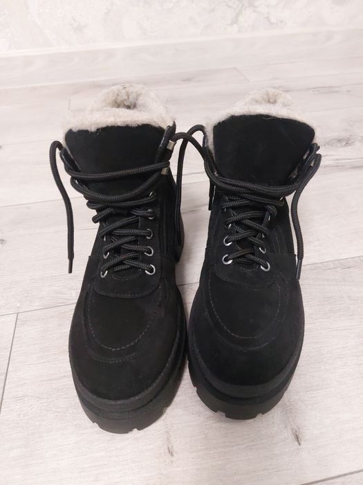 Жіночі зимові ботинки
