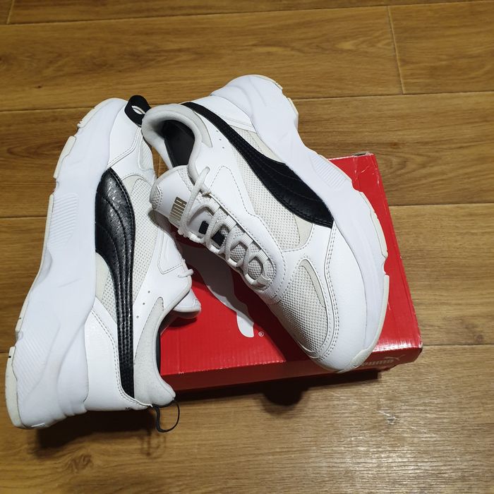 Оригінальні жіночі Puma X-Ray 23.5см ,чорні ,білі 37.5