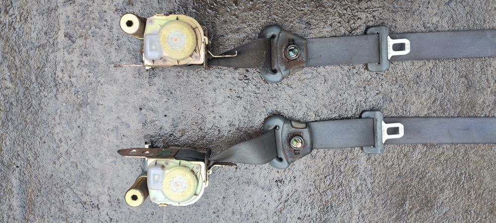 Продам передние ремни безопасности на hyundai santa fe 1