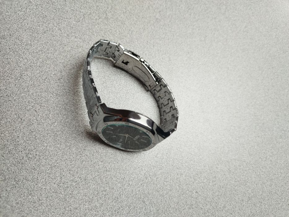 Relógio quartzo de aço