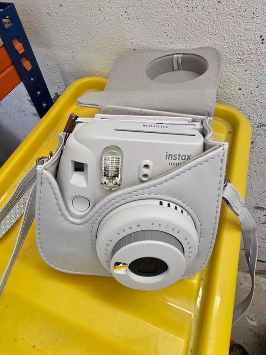 Câmara Fujifilm Instax Mini - Com Bolsa Protetora