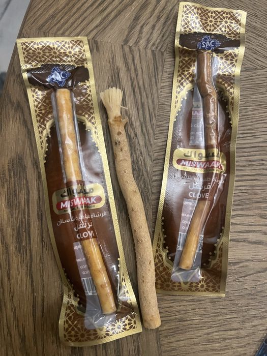 Місвак-паличка для зубів (зубна щітка), зубна паста