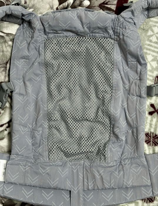 Ерго-рюкзак Love and Carry One з народження