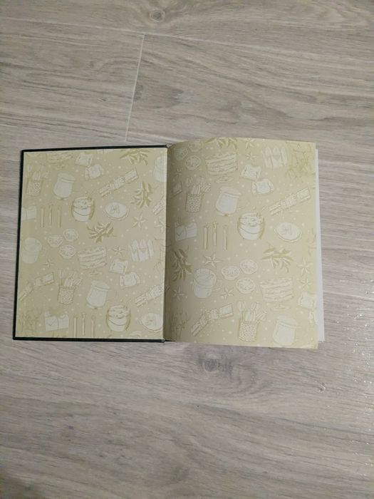 «Гаррі Поттер. Офіційна різдвяна кулінарна книга»