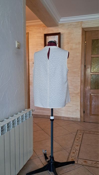 Elegancka nowa bluzka  - 16  ( 55% wiskoza,  45% polyester)