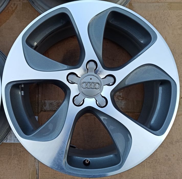Felgi Oryginał Audi A3 A4 A6 A8 7,5x18 ET51 5x112 8V0