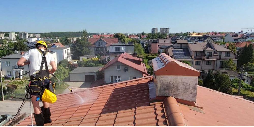 Очистка сонячних панелей, Очищення сонячних станці, Мийка панелей
