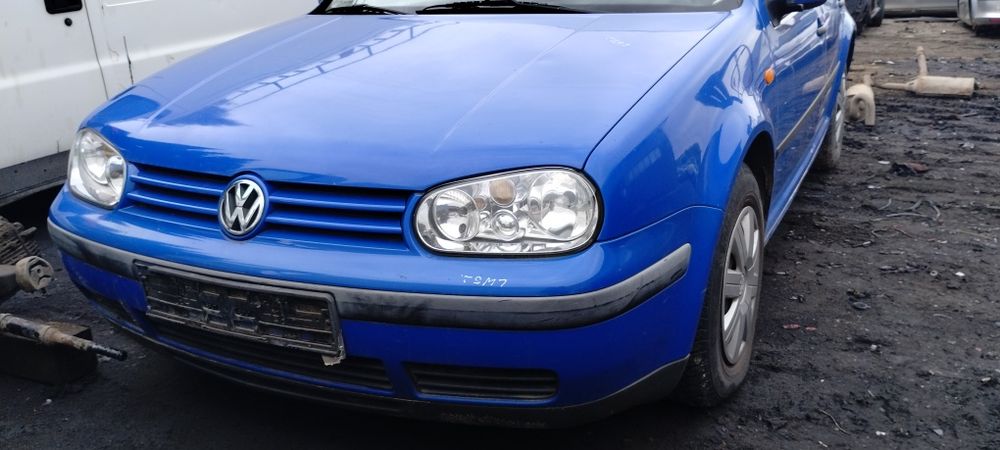 VW golf 4 zderzak przód przedni LW5Z