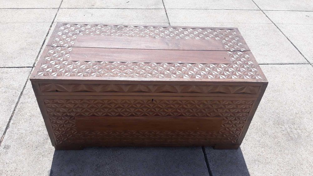 arca baú em madeira angolana