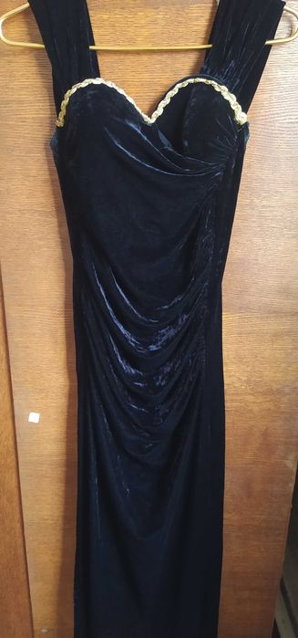 Дешево різні сукні.