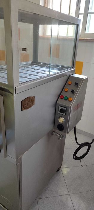 Máquina de assar frangos