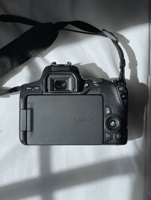 Canon 200D Kit Completo