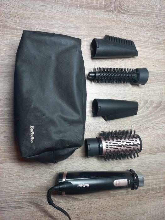 Фен-щітка в гарному стані.