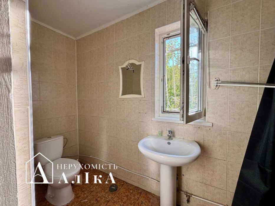 Продам житловий будинок на березі річки Дністер