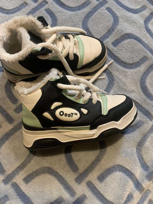 Чудові зимові кросівки, ботінки 34 розмір, устілка 22 см