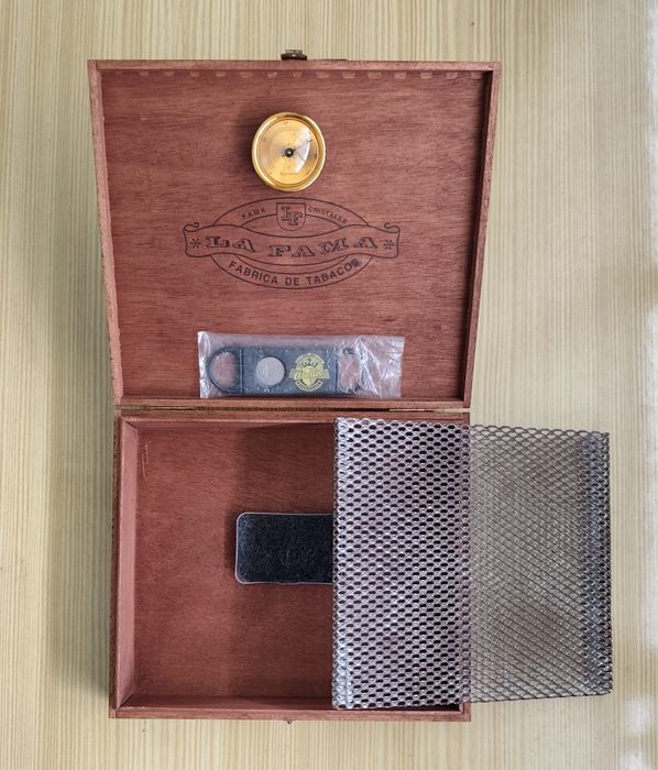 Caixa de Charutos em Madeira