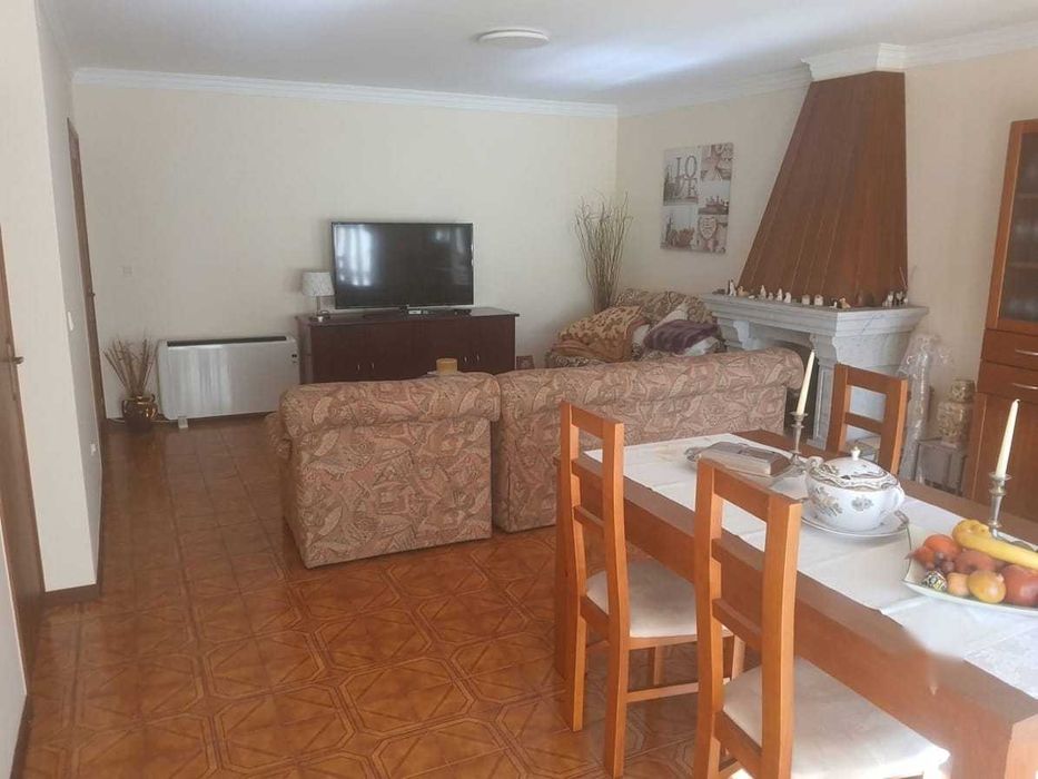Apartamento T3 de 130 m² em Paredes de Coura | 2 WC | 2.º andar