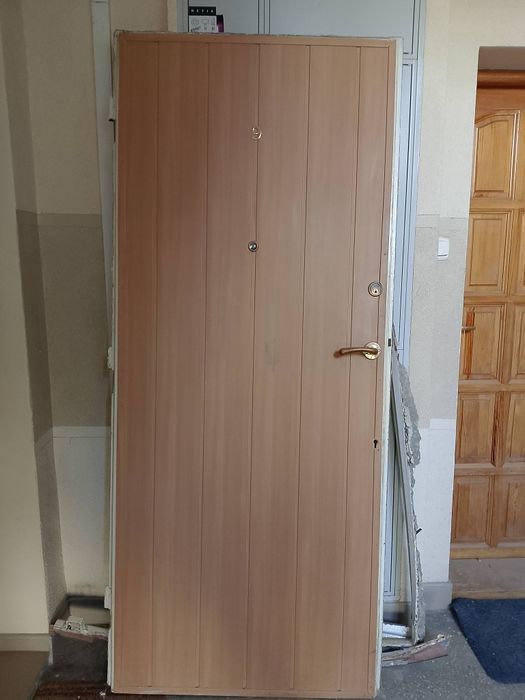 Oddam za darmo drzwi zewnętrzne 80 używane