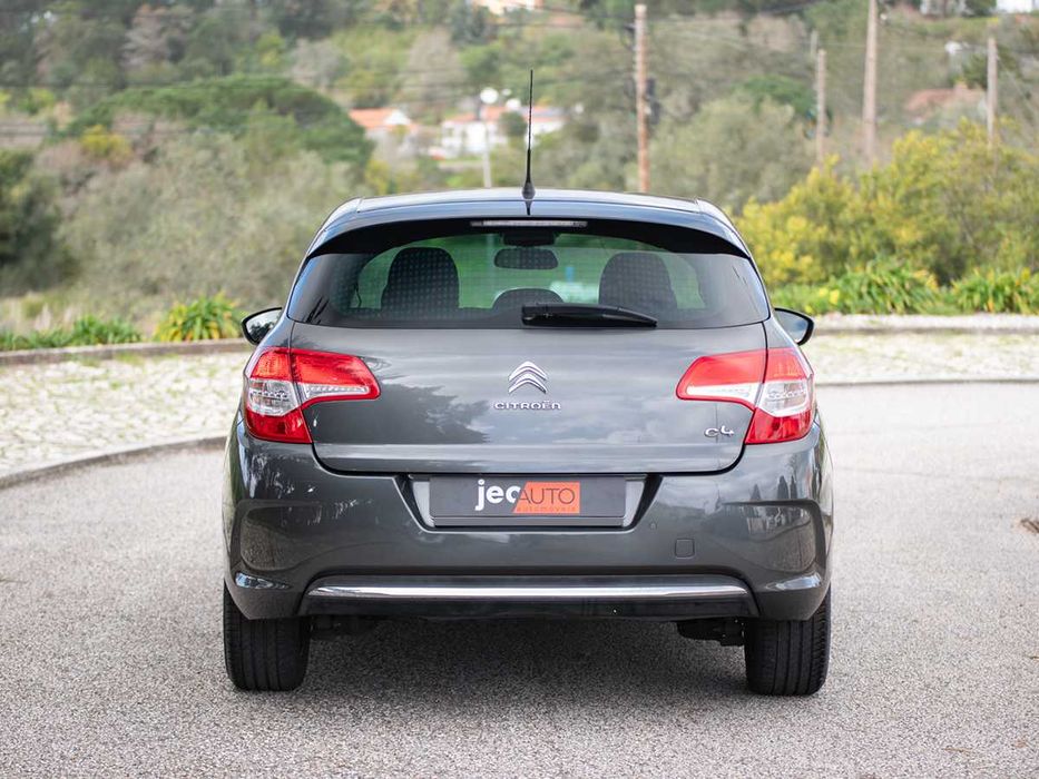 Citroën C4 1.6 HDi Attraction | Desde 129€ Mês | Nacional