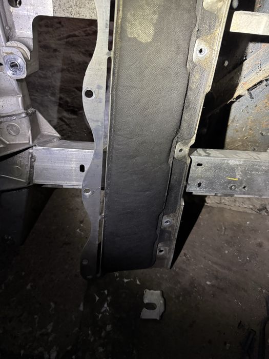 Продам передній підрамник Tesla model X 2019 raven під ремонт