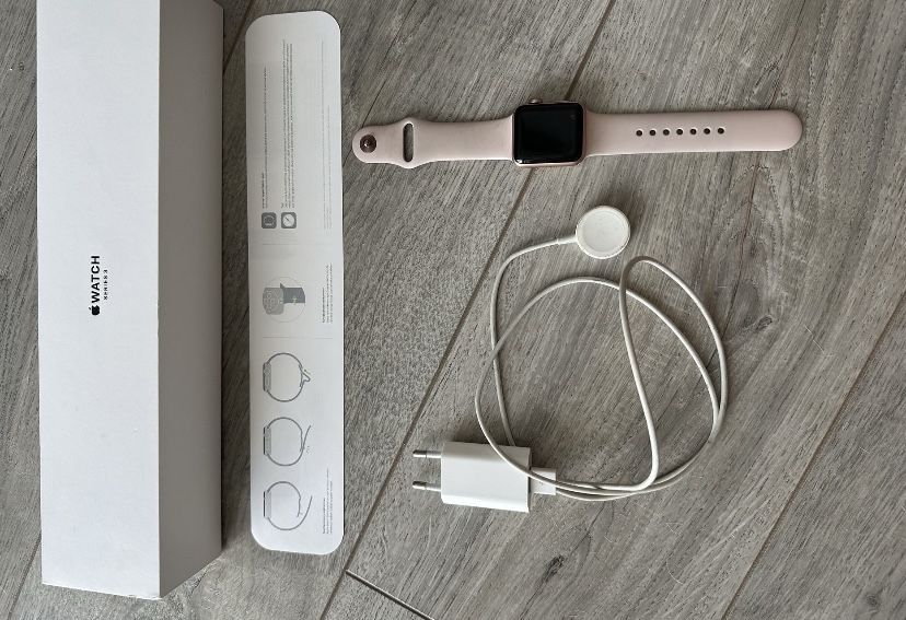 Продам Apple Watch 3