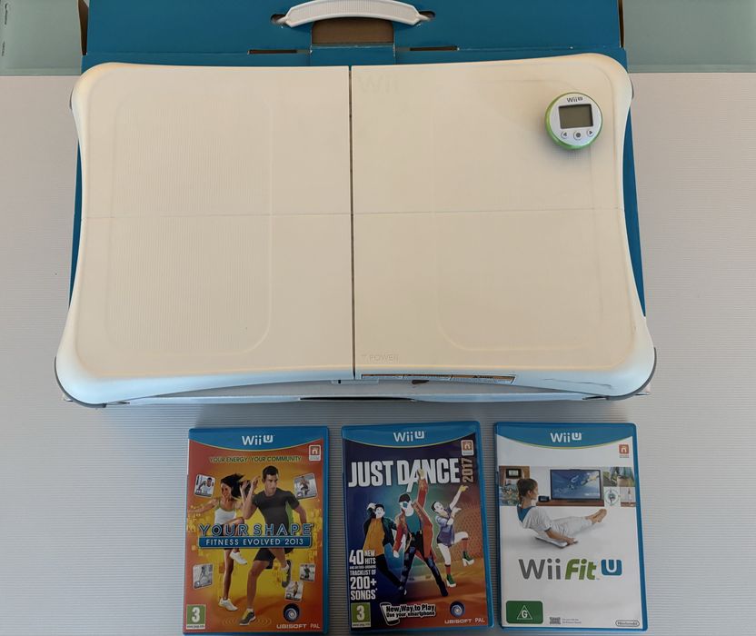 Prancha Nintendo Wi U Fit mais 3 jogos