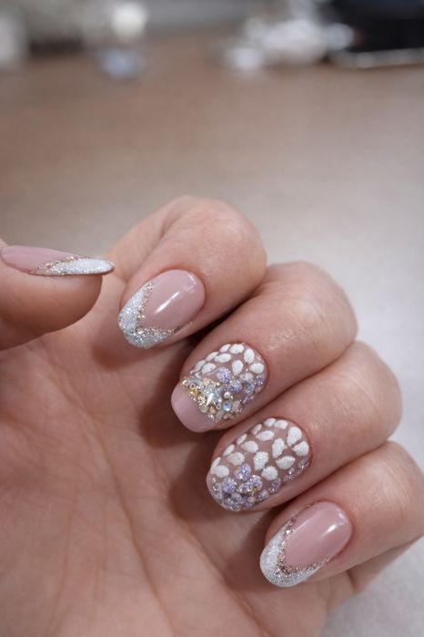 Stylizacja paznokci – hybryda / żel – w domu