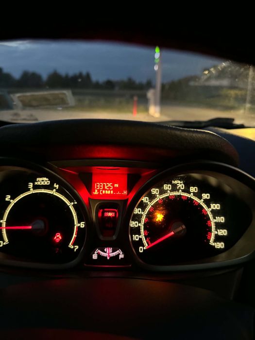 Ford Fiesta Sedan 1.6 benzyna Automat Ford Fiesta Sedan z 2013 roku ...