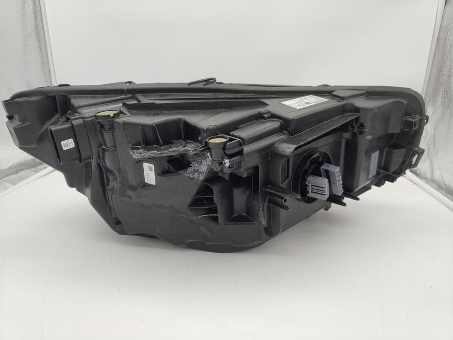 Volvo XC40 lift lifting lampa base LED lewa