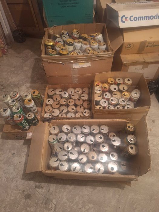 Kolekcja puszek po piwie w ilosci 297 sztuk .