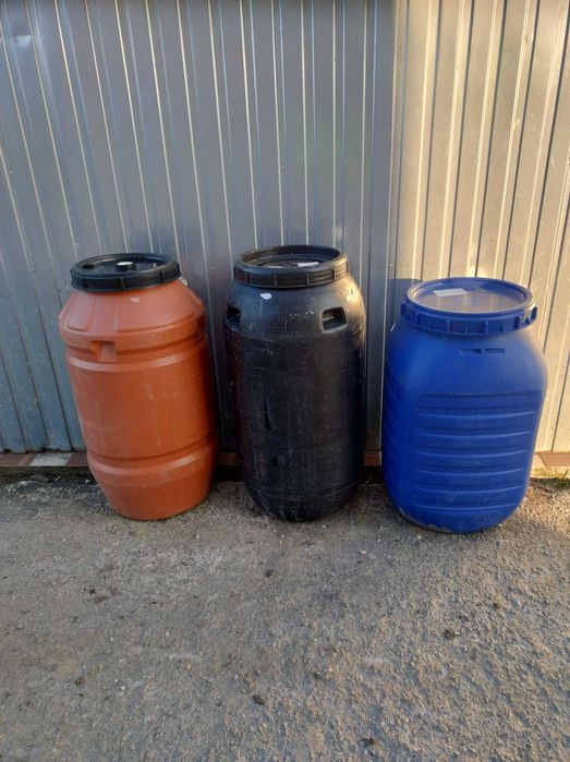 Beczki 250 litrów. MIX kolorów.