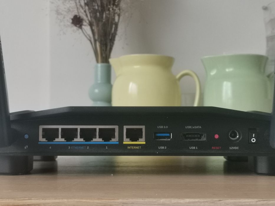 Чудовий Wi-Fi роутер Linksys WRT32X