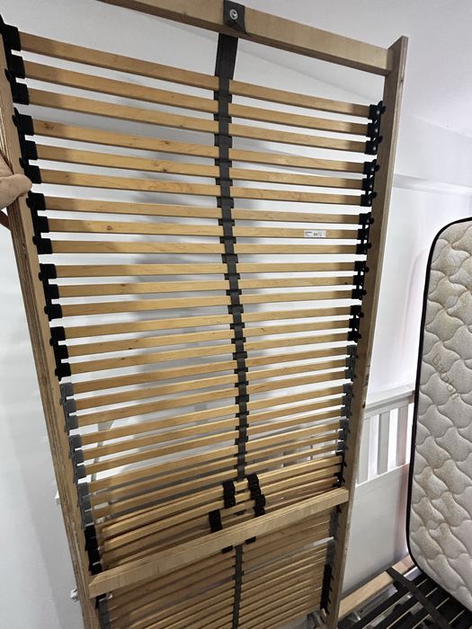 Cama+ estrado + 4 gavetas- IKEA