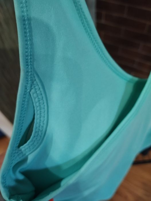 Продам спортивний жіночий одяг