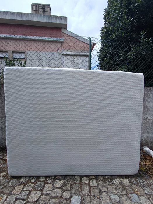 Colchão Casal Emma Ede – Excelente Qualidade, Semi Novo