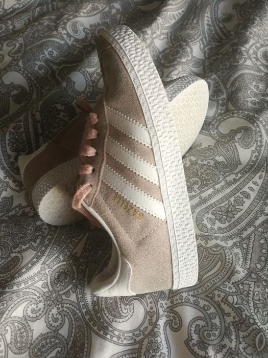 Ténis Gazelle Adidas n30