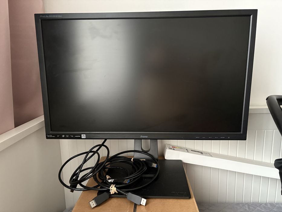 Monitor Ilyama 24 cale