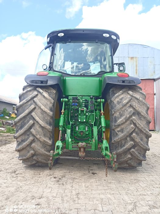 John Deere 8335R