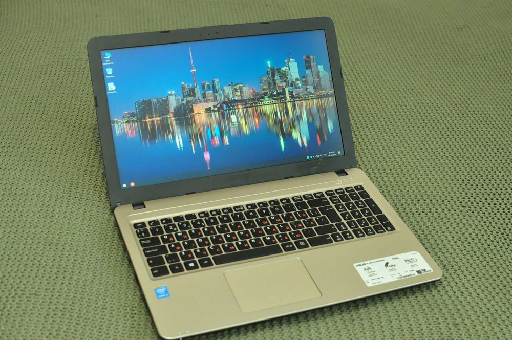 Игровой ноутбук Asus F540