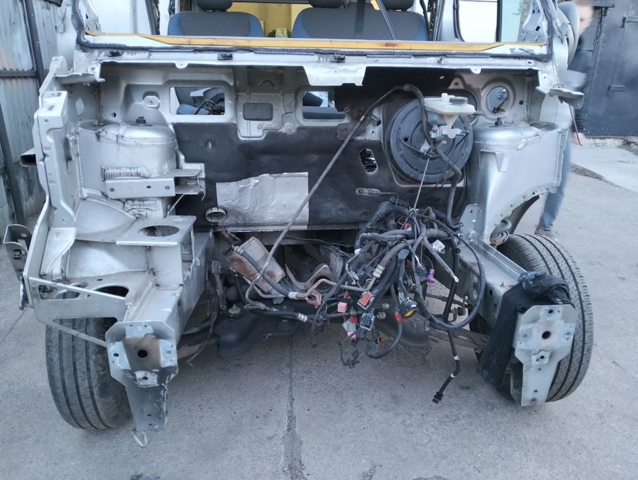 Renault Trafic 2 кузов, двері, ляда, салон