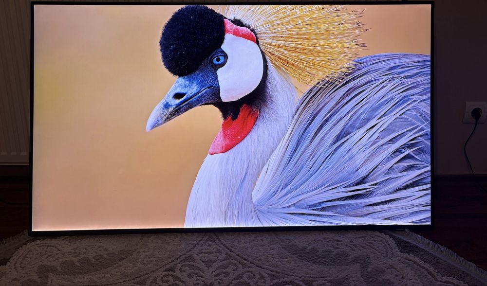 Samsung UE55AU9072U — це 55-дюймовий Smart TV 4K серії Crystal UHD