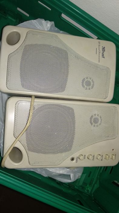 Colunas de som Trust