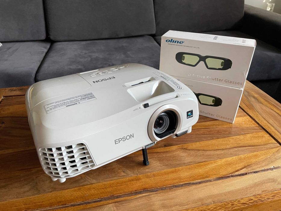 Projektor Epson EH-TW5300 + okulary 3D